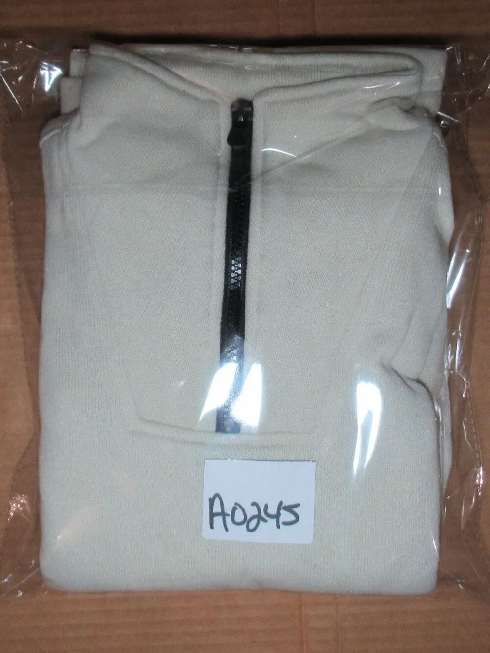 Banana Republic Men’s Quarter Zip Pullover Sweater Cream Black | Small